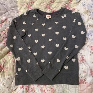 grey sweatshirt with white hearts, size XS 🤍